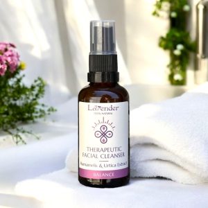 מי פנים לעור שמן טיפוליים וטבעיים